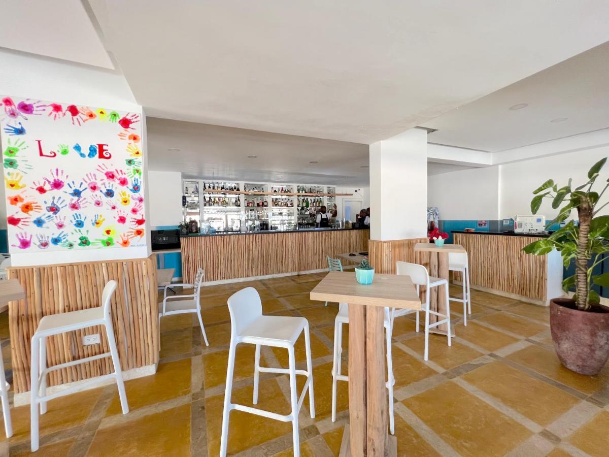 Vacation Suites With Rooftop Pool, Beach Club, Spa, Restaurants - Ducassi Collection - Playa Los Corales Пунта Кана Екстериор снимка